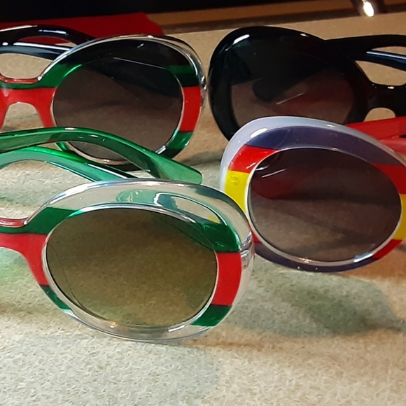 Sunglasses/shades - Picture 2 of 3